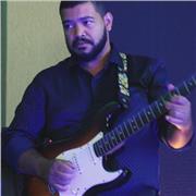 Dou aulas de violão e guitarra